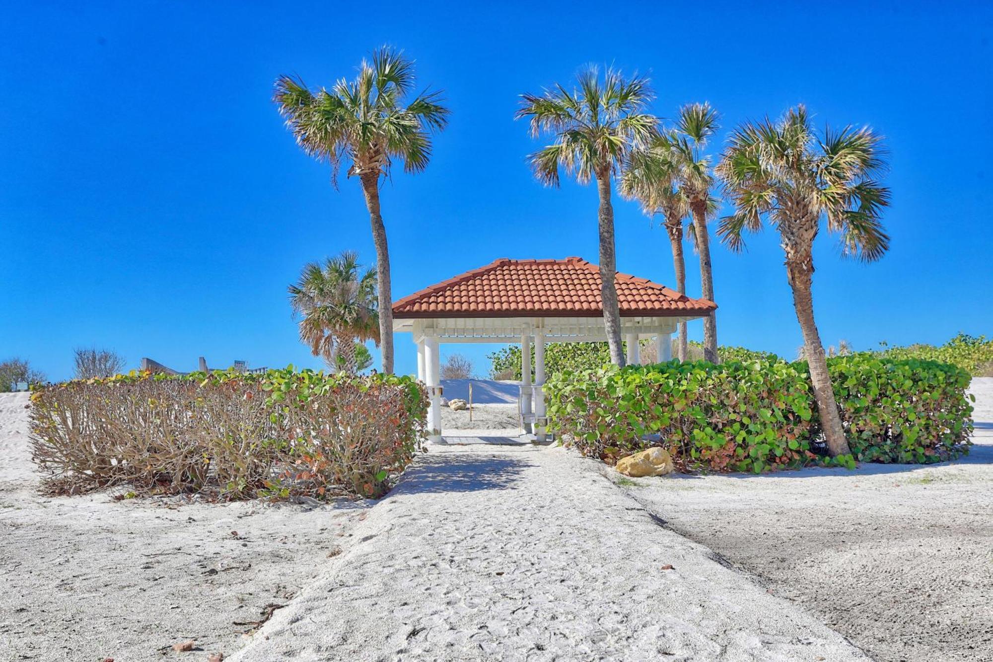 Land'S End 5-202 Gulf-Bay Front - Premier Villa St. Pete Beach Exterior photo